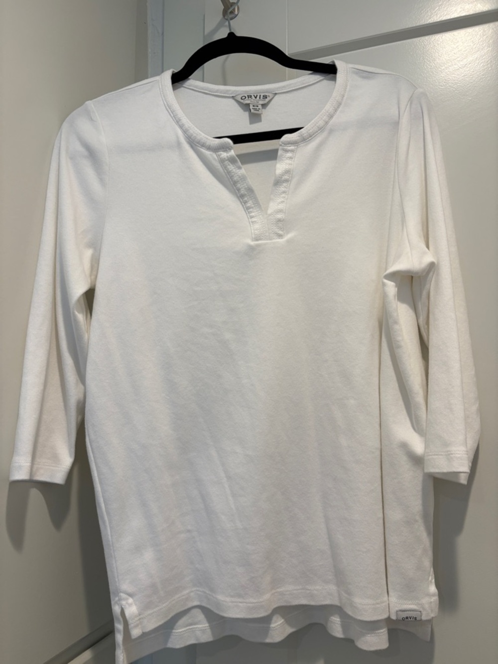 Orvis White Split-Neck 3/4 Sleeve Knit Top